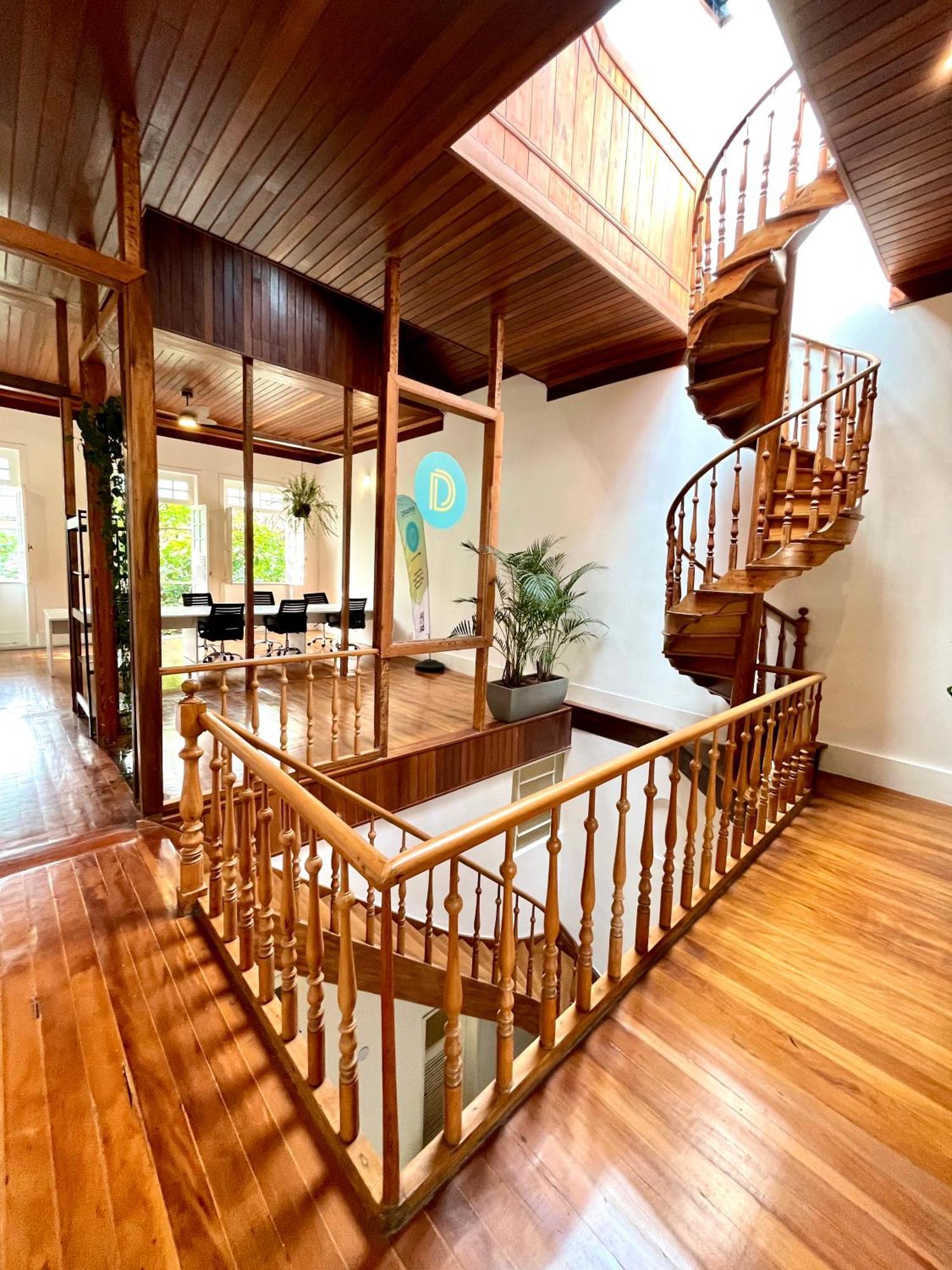 Draper Startup House - *